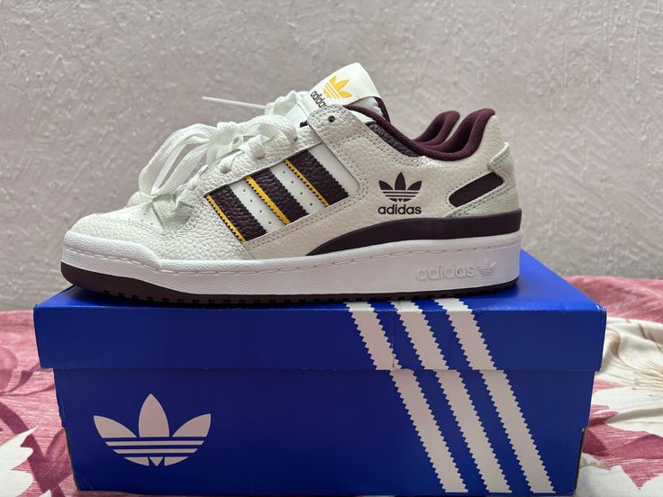 Adidas Model 17